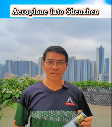 Aeroplane into Shenzhen